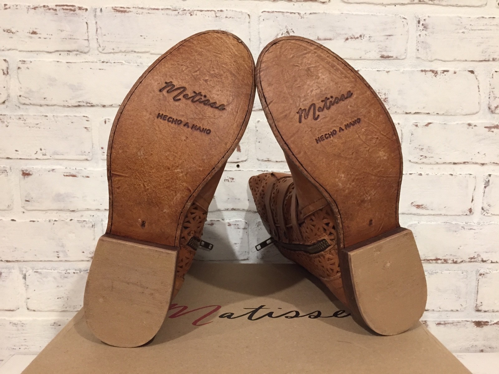 NEW Matisse Anthropologie Women 7.5 National Tan Perforated Distressed Distressed Distressed Moto Boot ab3c26 NEW Matisse Anthropologie Women 7.5 National Tan Perforated Distressed Distressed Distressed Moto Boot ab3c26