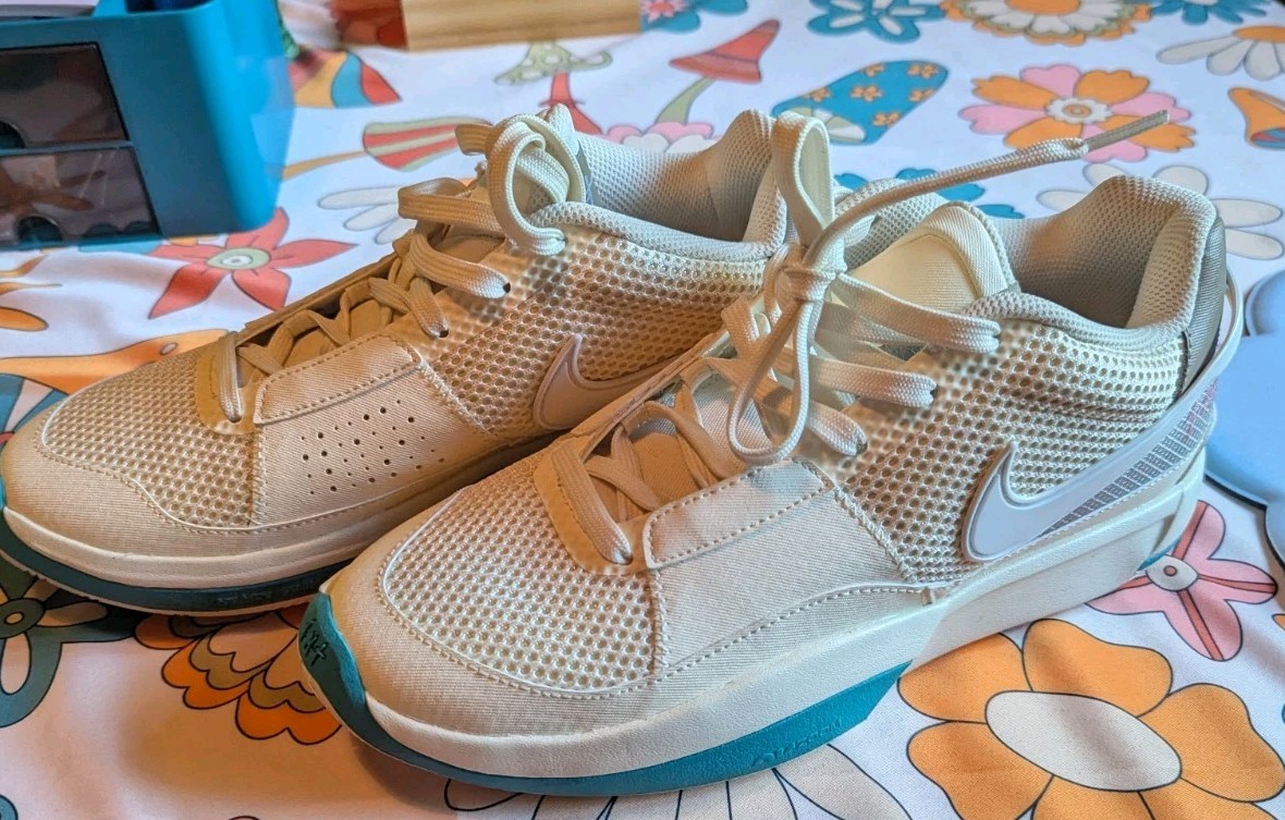 SAOLA Scarpe da corsa Nike uomo JA 1 DR8785 102 bianche sneakers taglia 8 indossate una volta con scatola