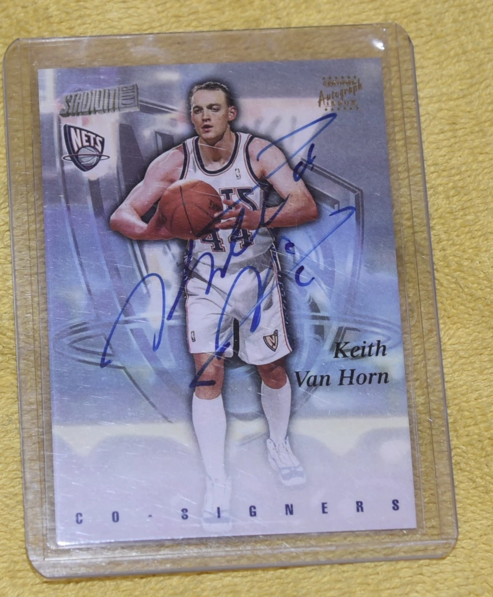 Topps Karl Malone Basketball Autographed Sports Trading Cards