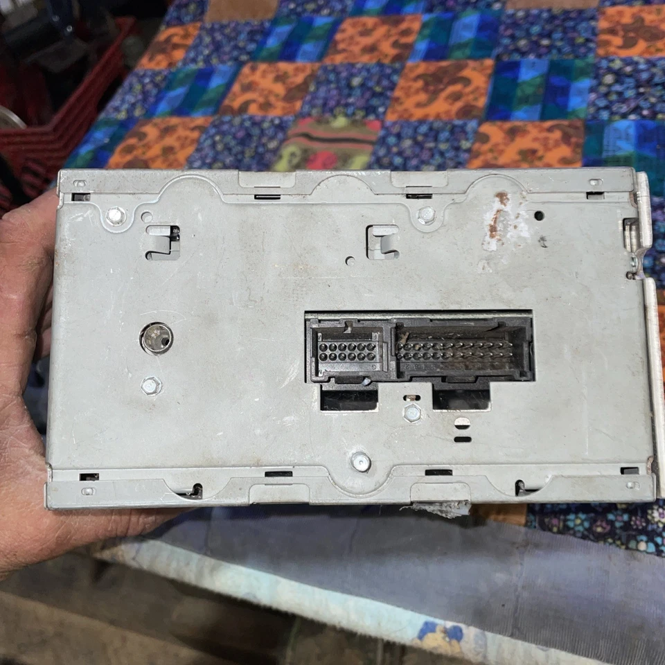  Delphi Delco GM  Radio Stereo CD player Deck OEM Chevy  - Image 4 of 4