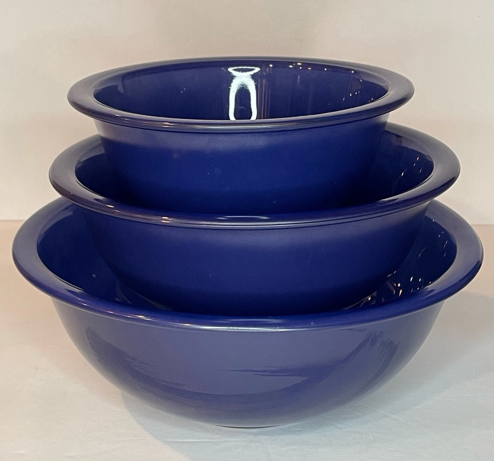 Set Of 3 Vintage Blue Nesting Mixing Bowls Clear Base #322, 323 & 325