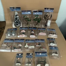 Vintage Lot of 18 Carole Towne Collection Accessories Lot Figures Figurines Tree