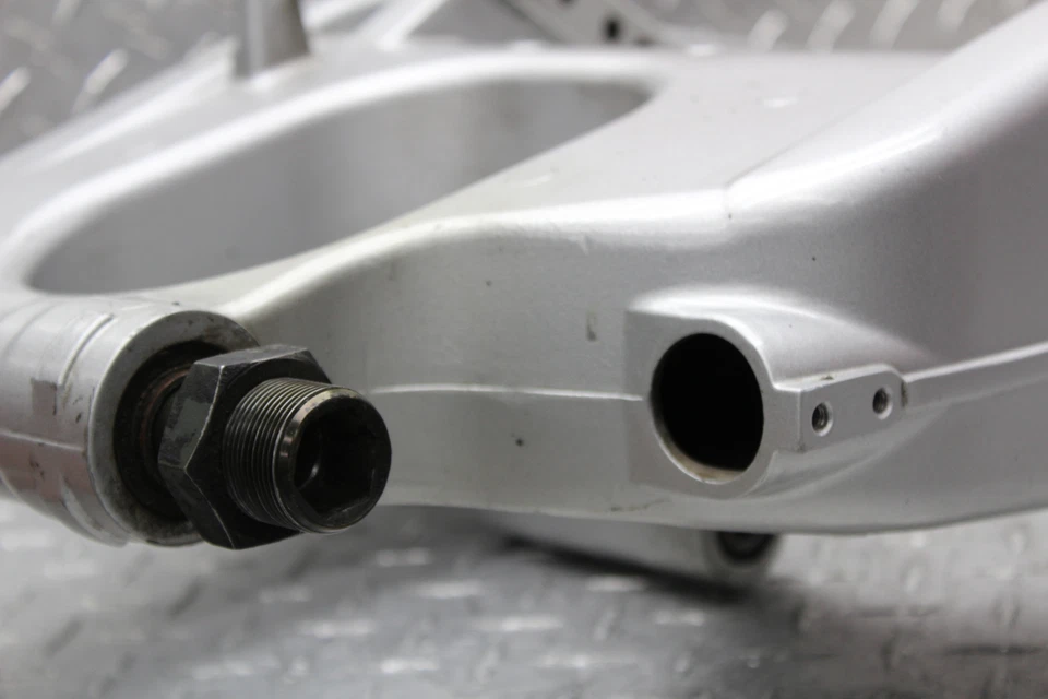 Yamaha FJR1300A 2006 ABS BASCULANTE TRASERO BRAZO DE SUSPENSIÓN 3P6-22110-10-00 Foto 3 de 4