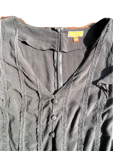 Modcloth Women Romper Sz L Black Button Embroidered Pockets Ruffle Short Sleeve - Picture 7 of 9