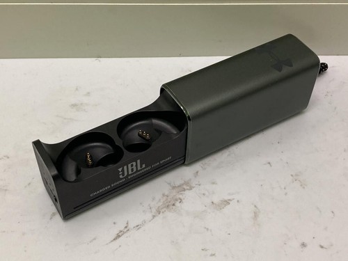 JBL Under Armour Wireless Earphones Used - Picture 4 of 7