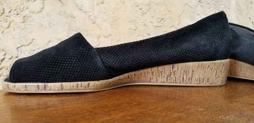 Aerosoles Black Faux Suede Mesh Low Wedge Size 10 - Picture 6 of 10