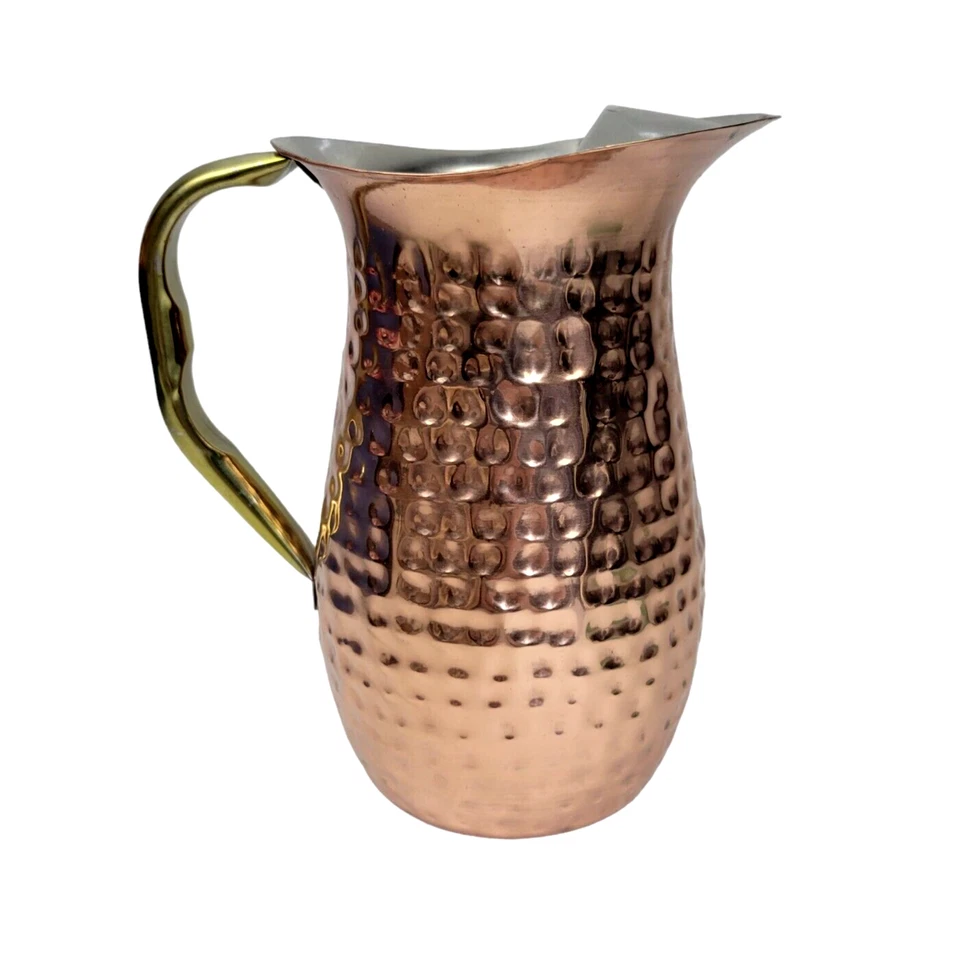 Jarra de metal de acero inoxidable de cobre martillado con protector de hielo y mango de latón de 8" Foto 3 de 4