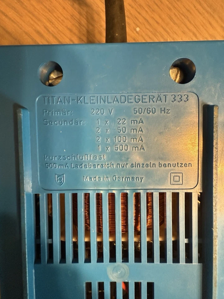 Titan Kleinladegerät 333 für Akkus von 0 - 12 Volt - Bild 4 von 4