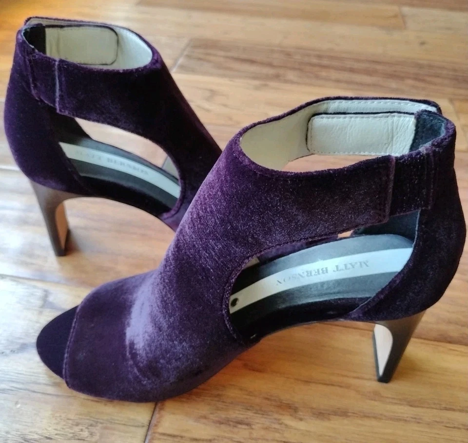 Matt Bernson женщин глубокий фиолетовый бархат насос каблуки Twist замок ремень размер 7 М - Изображение 3 из 4