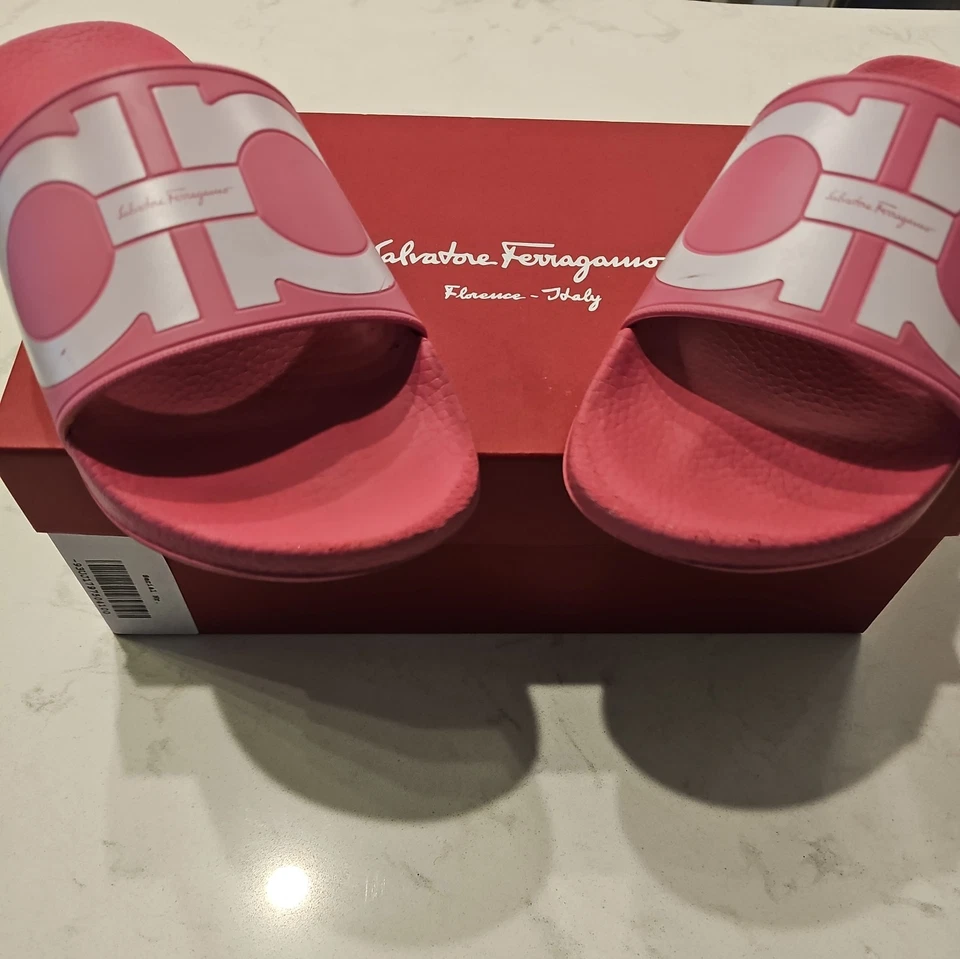 Sandalias Salvatore Ferragamo rosa piscina tobogán Foto 2 de 4