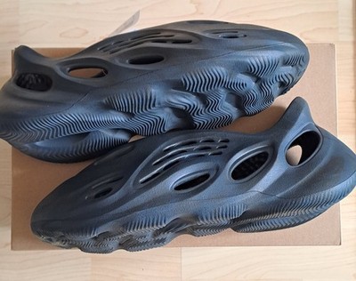 Yeezy Foam Runner Mineral Blue Dunkelblau EU 46 / US 11 Neu