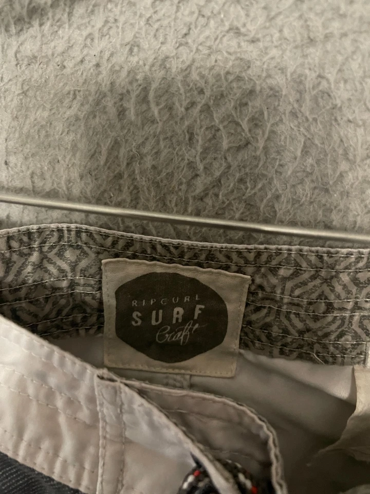 Rip Curl Mens Swim Trunks Boardshorts Size 30 Striped Beach Surf Adult Polyester - Image 2 of 4