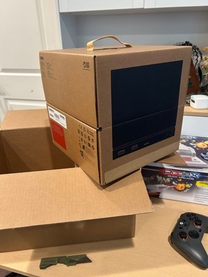 Steam Machine 2TB W/ Steam Controller