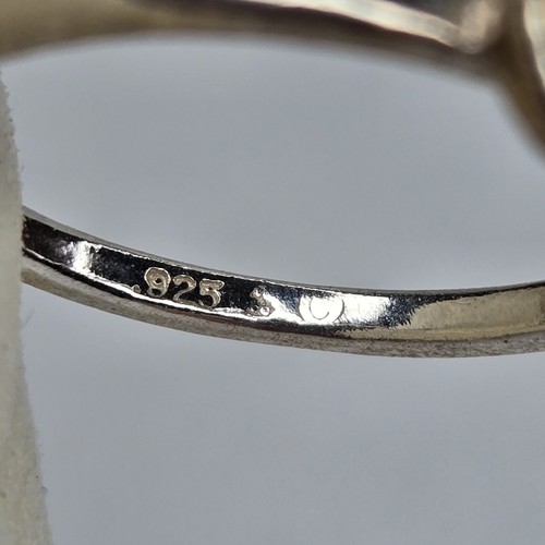 Vtg 925 Sterling Silver Pearl Ring Size 9 - Picture 8 of 15