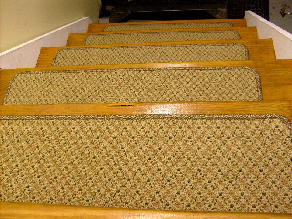 13 = 步 9 英寸 x 30 英寸 + LANDING 27 英寸 X 30 英寸楼梯踏板编织地毯。 — 第 4/4 张图片