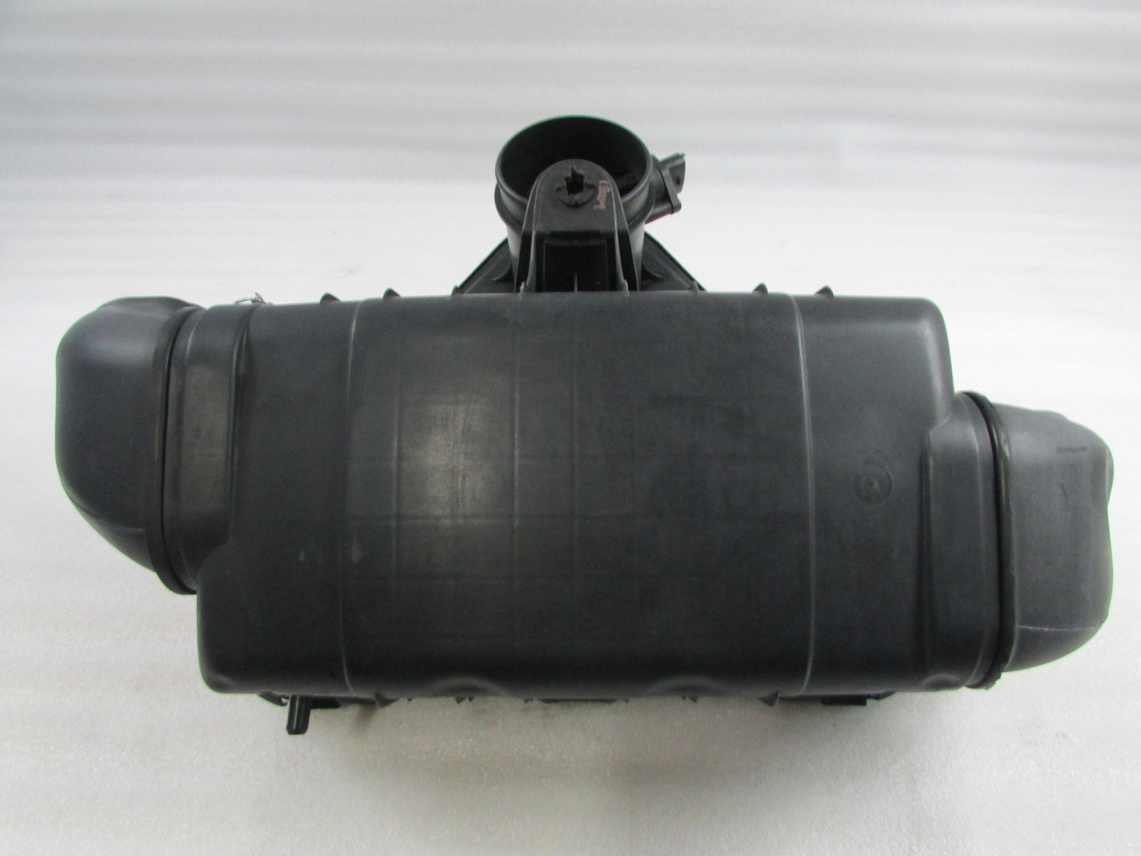 Maserati Quattroporte, Air Cleaner, Used, P/N 211794