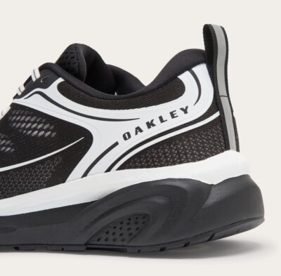 OAKLEY Spur OS Sneakers Men display picture 3