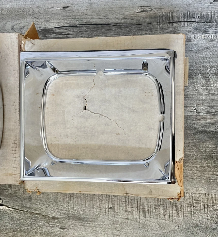 NOS GM 1977 79 Pontiac Phoenix Faro Bisel 77 79 Phoenix Faro Bisel Foto 3 de 4