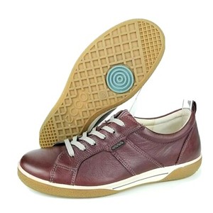 ecco chase sneaker