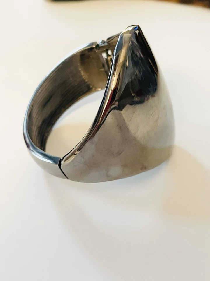 ASOS - Brazalete asimétrico grueso tono plata - con bisagras Foto 4 de 4