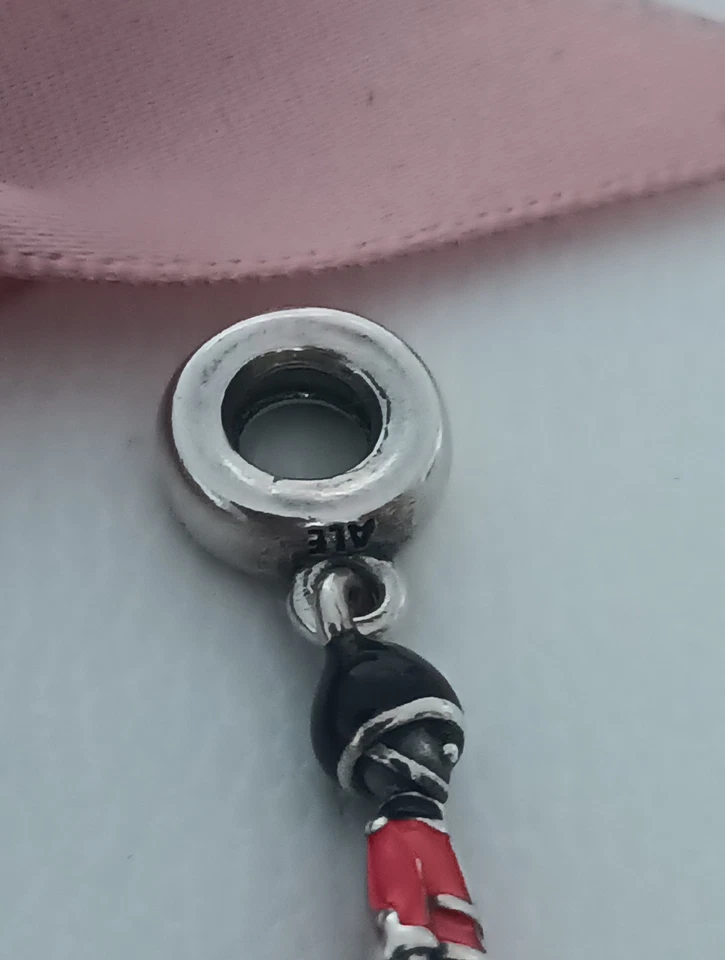 Retired Pandora Soldier Guard Charm VGC Buckingham Palace London Queen King Rare - Image 4 of 4