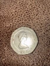 1982 United Kingdom 20 Pence Queen Elizabeth II Tudor Rose/Hexagon RARE Coin