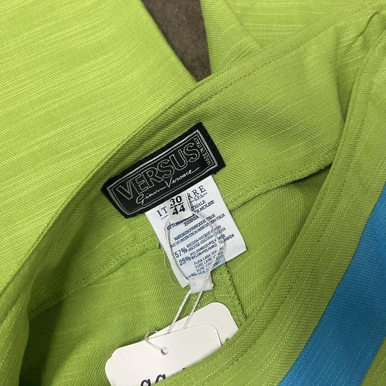 Pantalone Versace Versus verde lime brillante anni 90 con fascia in vita color verde acqua taglia 30” vita