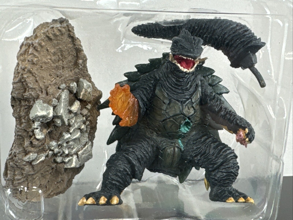 GAMERA THE BOX 限定フィギュア２体セット s-l1200.jpg