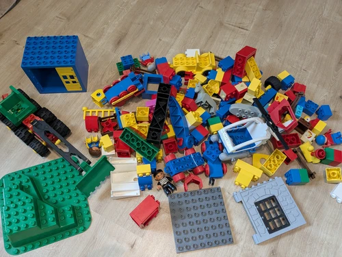 Lego Duplo Konvolut mit Bausteinen / Figuren / Platten / Fahrzeugen ca. 3,5 kg
