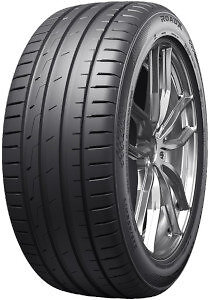Évitez l'aquaplaning avec le pneu 245/40 ZR18 97Y XL RoadX RXMotion
