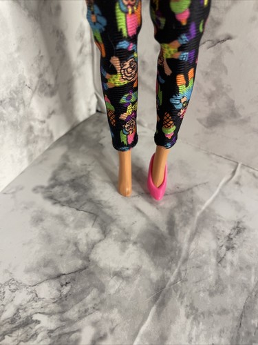 Conjunto de pijama de muñeca Barbie Troll Mattel 1992 vintage pendientes y anillo cepillo para el pelo - Imagen 4 de 13