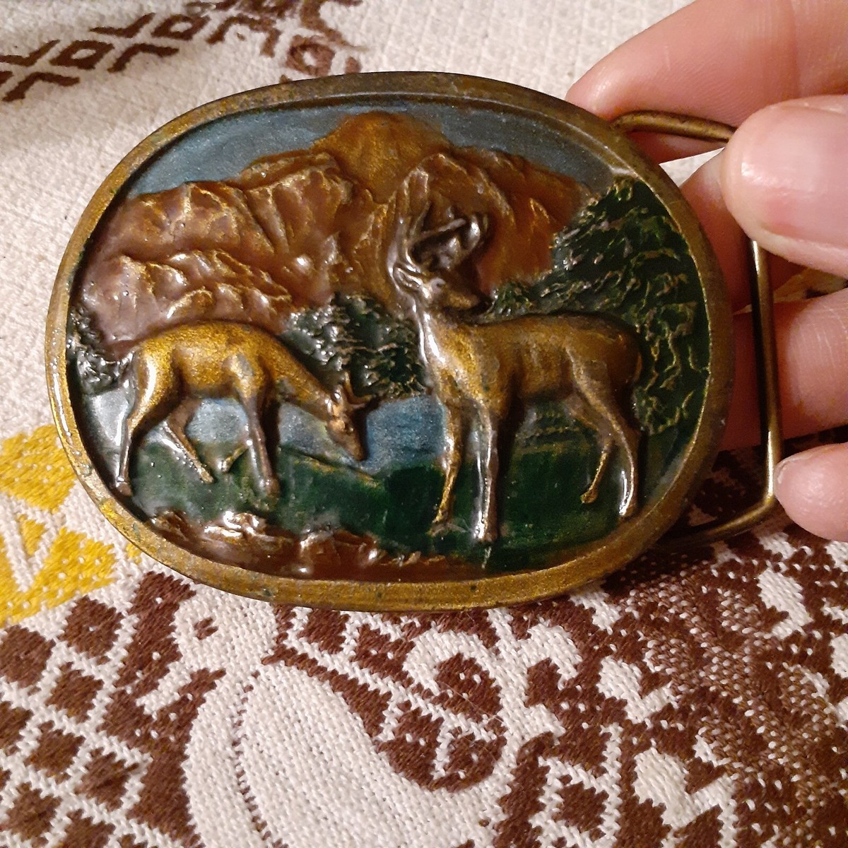 2 deer, enamel on brass Vintage Indiana Metal Craft Belt  display picture 1