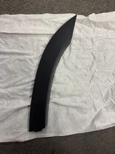 LAND ROVER DEFENDER LEFT REAR DOOR ARCH MOULDING OEM LR178933