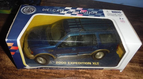 Motor Max 73200 Ford 2000 Expedition XLT 1:24 + Box