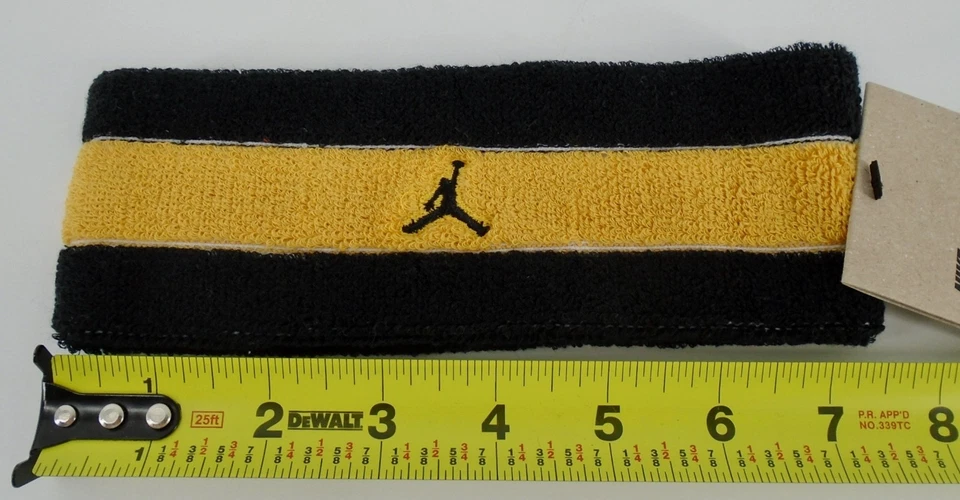 Conjunto de diadema y pulseras Nike Jordan Terry para hombre negro/dorado lijado Foto 2 de 4