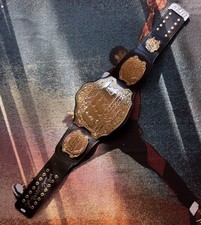 10 Count: Top Jon 'Bones' Jones Cards 15