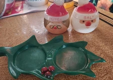 Vintage 1976 JSNY Christmas Plastic Santa and Mrs Claus Salt & Pepper Shakers