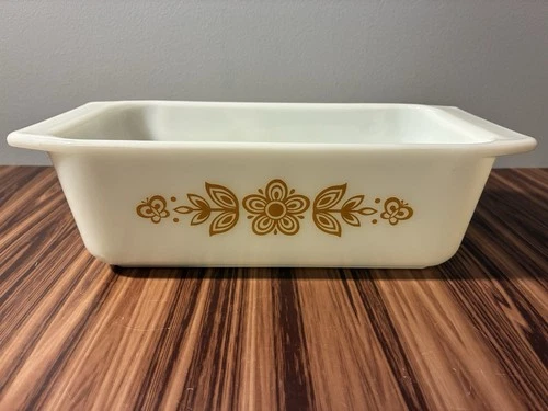 Vintage Pyrex Loaf Pan in the Butterfly Gold Pattern Model 913 Made In USA