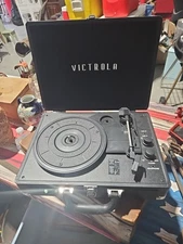 Victrola Record Player No Cord 3-Speed Bluetooth Suitcase  ( FOR PARTS)