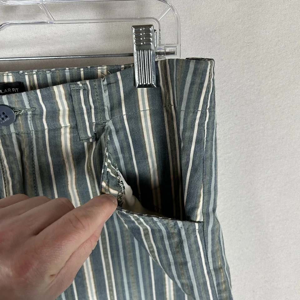 Lee Regular Fit Mid Rise Shorts Women's 10 Medium Striped High Rise Flat Front - Image 2 of 4