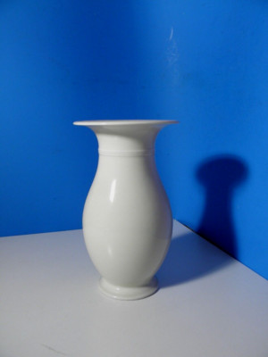 Schöne alte * Rosenthal * Elfenbein Porzellan * Vase * H= 24,7cm *