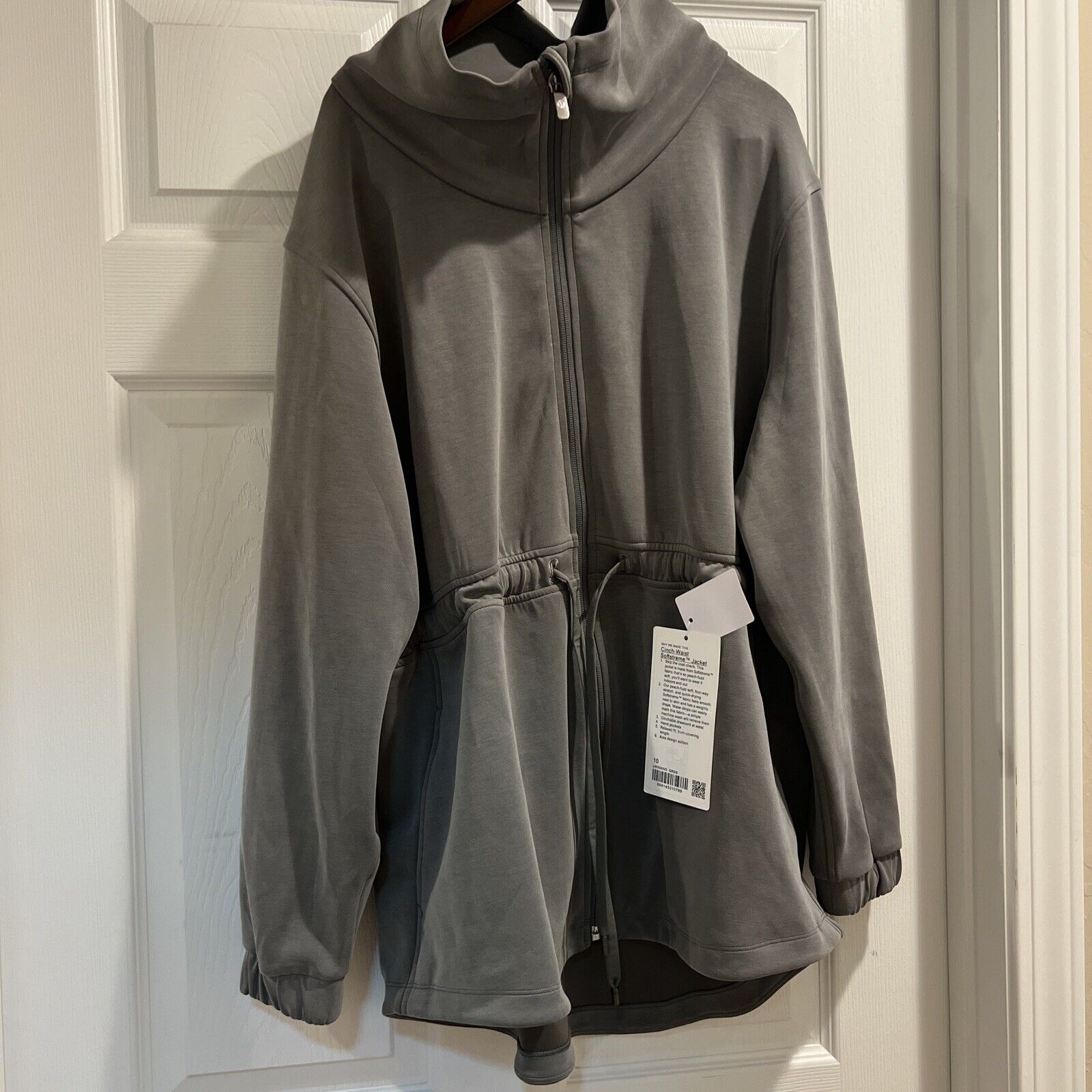NWT Lululemon Cinch-Waist Softstreme Jacket Grey Sage Size : 10