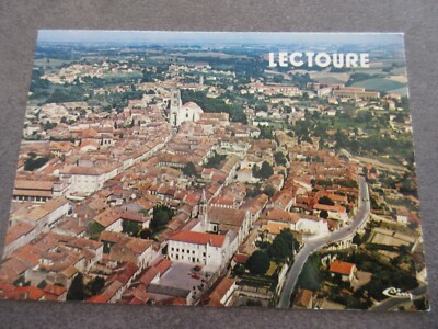 Vue aérienne des rapides du Djoué sur une carte postale des années 1950. | Download Scientific Diagram