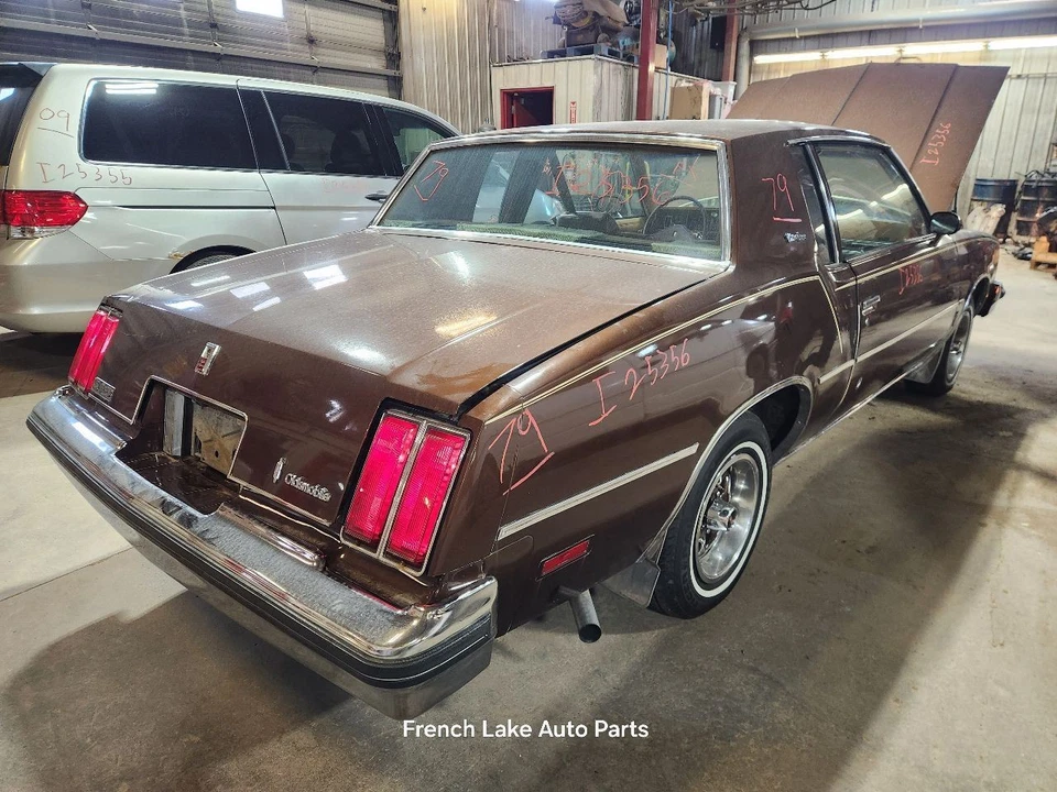 Conjunto de puerta delantera derecha pasajero manual marrón se adapta a 78-80 CUTLASS 1271875 Foto 4 de 4