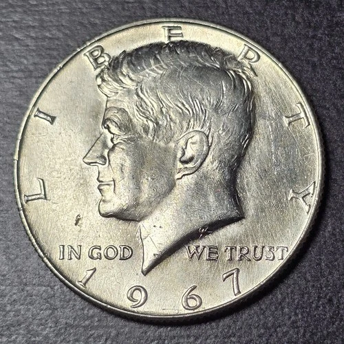 1967 KENNEDY HALF DOLLAR 40% Silver Coin - Uncirculated? Constitutional Round AU