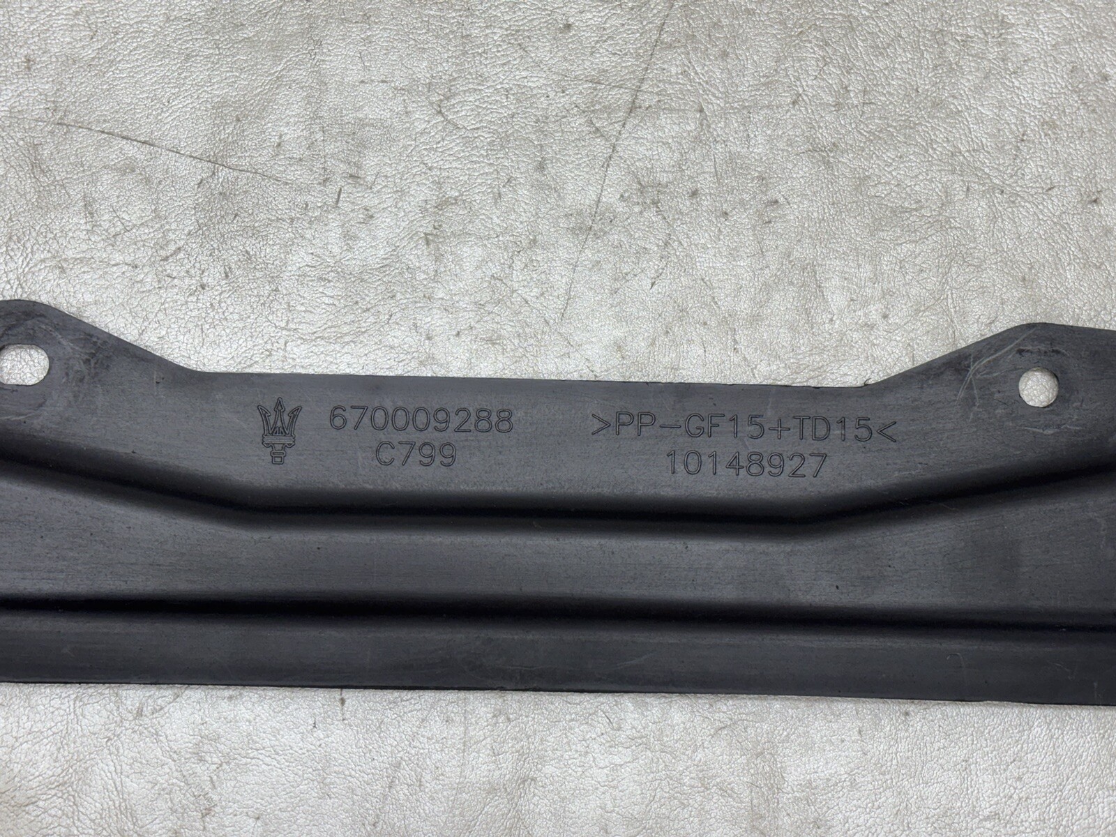2014-2016 MASERATI QUATTROPORTE FRONT RADIATOR AIR DUCT SHIELD OEM 670009288