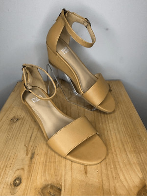 Eileen Fisher Women s Mara Tumbled Leather Wedge Heel Strappy Sandal Tan Sz 5