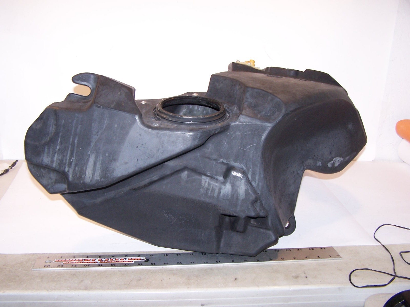 BMW R1200RT FUEL GAS PETROL TANK RESERVOIR 16117699595 R 1200 RT 1200RT 2006 lm eBay