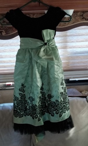 Beautiful Jona Michelle Black Velour Tulle Detail Holiday Dress sz 5 Tall