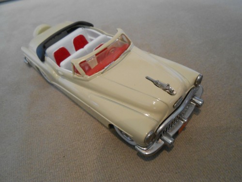 " 1953 Buick Skylark " Brooklin 1:43 elfenbein RAL 1014 - Bild 10 von 11